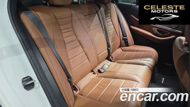 MERCEDES AMG E-Classe W213 E300 4MATIC AMG Line 2017 — photo 17 sur 30