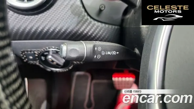 MERCEDES AMG A-Classe W176 A45 AMG 4MATIC 2017 — photo 32 sur 35