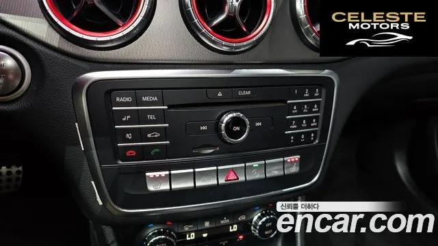 MERCEDES AMG CLA-Classe C117 CLA220 AMG Line 2018 — photo 17 sur 26