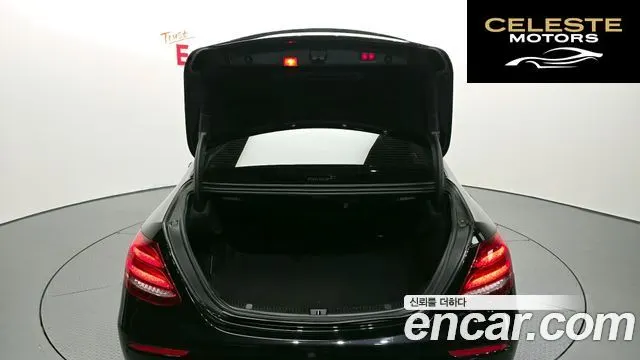 MERCEDES AMG E-Classe W213 E300 AMG Line 2019 — photo 31 sur 31