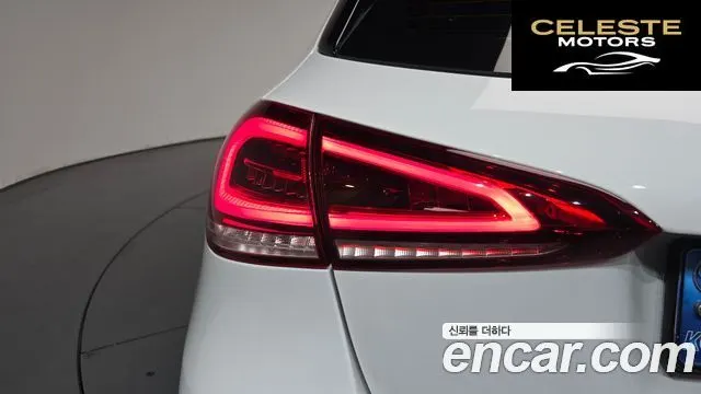 MERCEDES AMG A-Classe W177 AMG A45 4MATIC+ Hatchback 2021 — photo 9 sur 31