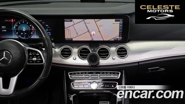 MERCEDES AMG E-Classe W213 E300 AMG Line 2019 — photo 20 sur 31