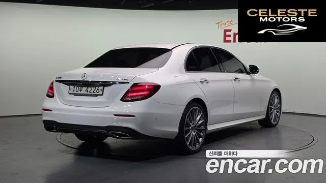 MERCEDES AMG E-Classe W213 E300 4MATIC AMG Line 2018 — photo 2 sur 20