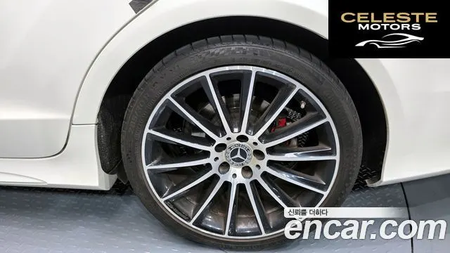 MERCEDES AMG CLS-Classe W218 CLS250 d 4MATIC AMG Line 2017 — photo 7 sur 33