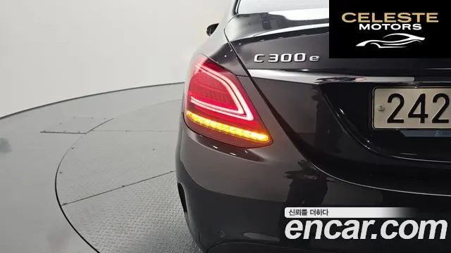 MERCEDES AMG C-Classe W205 C300e 4MATIC AMG Line 2020 — photo 9 sur 35