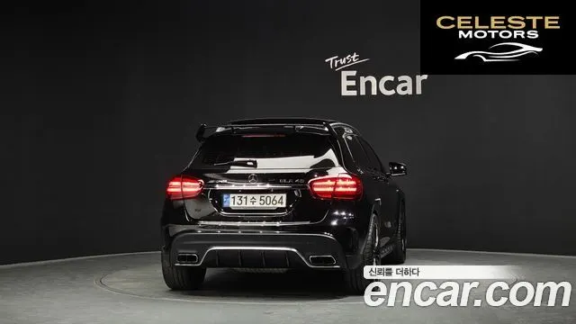 MERCEDES AMG GLA-Classe X156 GLA45 AMG 4MATIC 2018 — photo 4 sur 31