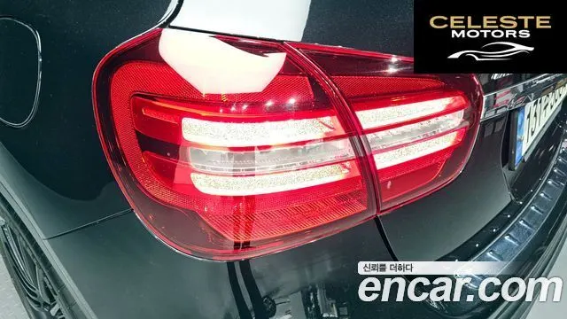 MERCEDES AMG GLA-Classe X156 GLA45 AMG 4MATIC 2018 — photo 9 sur 31