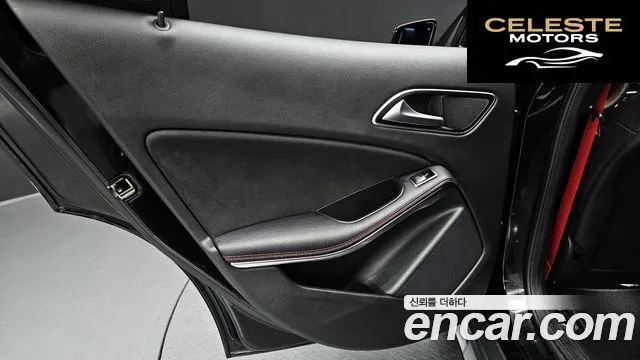 MERCEDES AMG GLA-Classe X156 GLA45 AMG 4MATIC 2018 — photo 15 sur 31