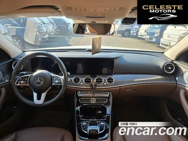 MERCEDES AMG E-Classe W213 E300 4MATIC AMG Line 2020 — photo 13 sur 26