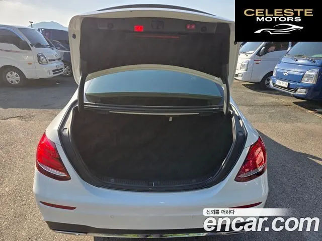 MERCEDES AMG E-Classe W213 E300 4MATIC AMG Line 2020 — photo 19 sur 26