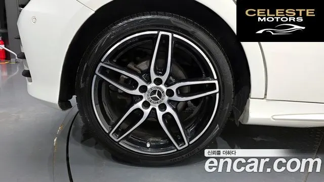 MERCEDES AMG A-Classe W176 A200 AMG Line 2018 — photo 5 sur 20