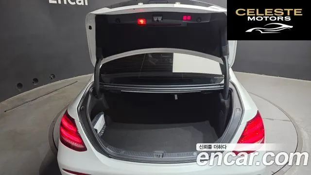 MERCEDES AMG E-Classe W213 E300 AMG Line 2019 — photo 29 sur 30