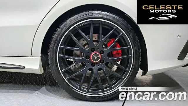 MERCEDES AMG CLA-Classe C117 CLA45 AMG 4MATIC 2017 — photo 7 sur 30