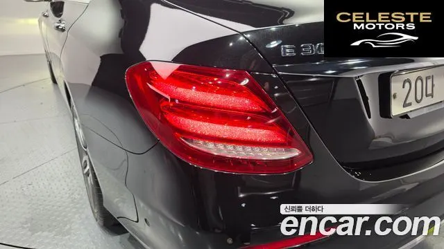 MERCEDES AMG E-Classe W213 E300 AMG Line 2017 — photo 9 sur 36