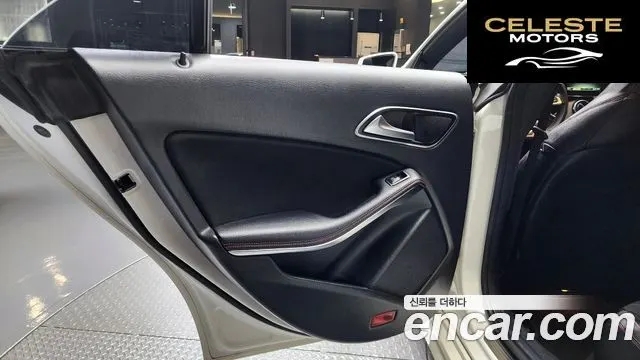 MERCEDES AMG CLA-Classe C117 CLA220 AMG Line 2018 — photo 15 sur 30