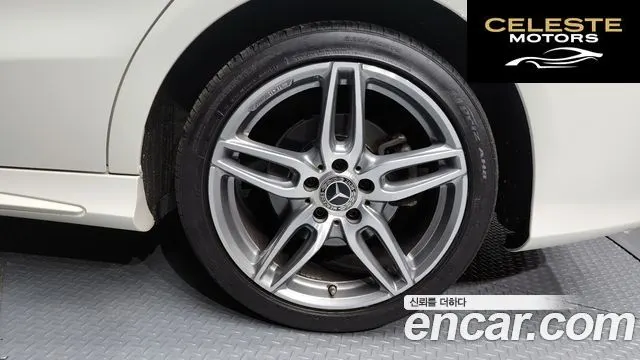 MERCEDES AMG CLA-Classe C117 CLA220 AMG Line 2018 — photo 7 sur 30