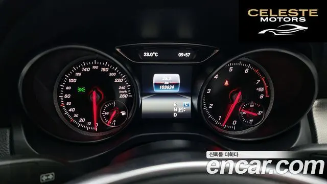 MERCEDES AMG CLA-Classe C117 CLA220 AMG Line 2018 — photo 11 sur 30