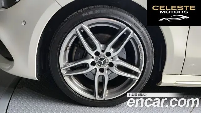 MERCEDES AMG CLA-Classe C117 CLA220 AMG Line 2018 — photo 5 sur 30