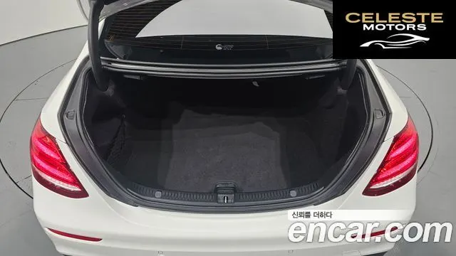 MERCEDES AMG E-Classe W213 E300 AMG Line 2019 — photo 33 sur 33