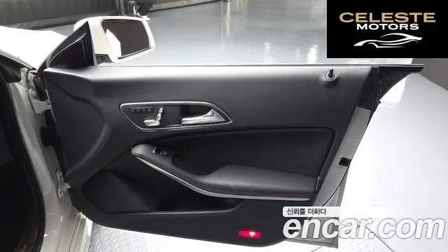 MERCEDES AMG CLA-Classe C117 CLA220 AMG Line 2018 — photo 14 sur 30
