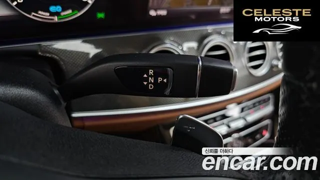 MERCEDES AMG E-Classe W213 E350 4MATIC AMG Line 2019 — photo 12 sur 39