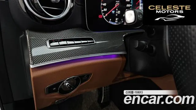 MERCEDES AMG E-Classe W213 E350 4MATIC AMG Line 2019 — photo 28 sur 39