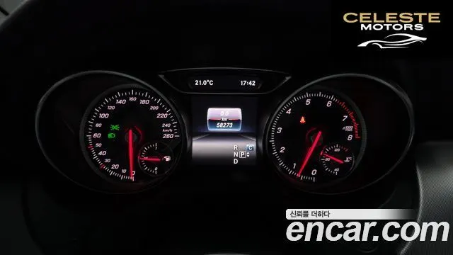 MERCEDES AMG CLA-Classe C117 CLA220 AMG Line 2018 — photo 11 sur 30
