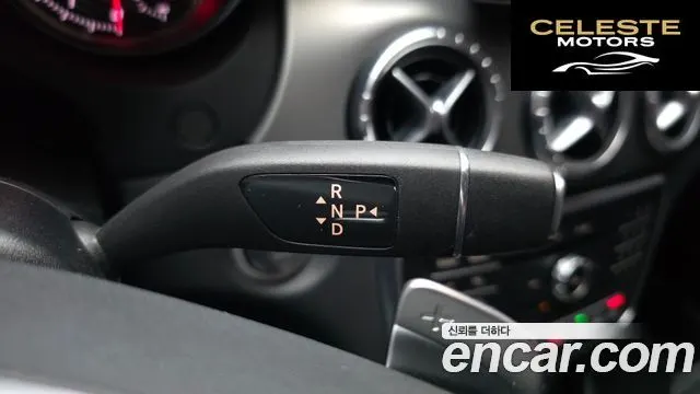 MERCEDES AMG CLA-Classe C117 CLA220 AMG Line 2018 — photo 12 sur 30