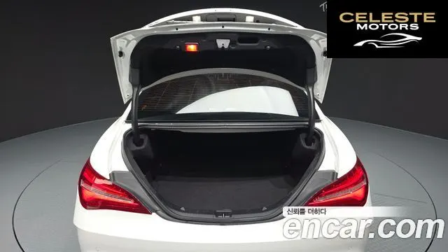 MERCEDES AMG CLA-Classe C117 CLA220 AMG Line 2018 — photo 26 sur 30