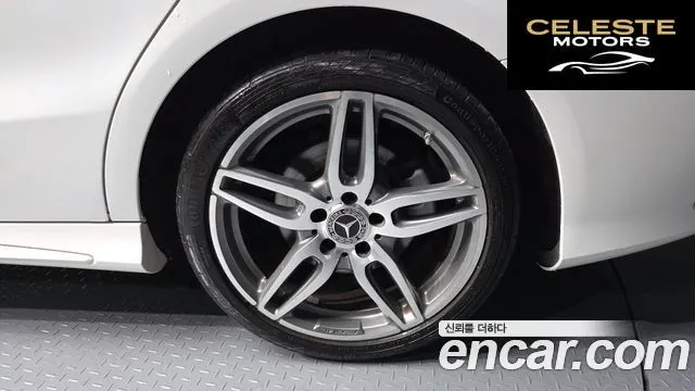MERCEDES AMG CLA-Classe C117 CLA220 AMG Line 2018 — photo 7 sur 30