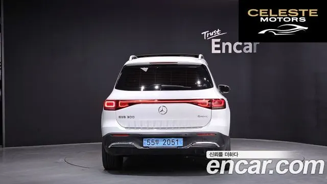 MERCEDES AMG EQB X243 EQB300 4MATIC AMG Line 2022 — photo 4 sur 34