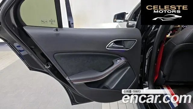 MERCEDES AMG GLA-Classe X156 GLA45 AMG 4MATIC 2019 — photo 15 sur 31