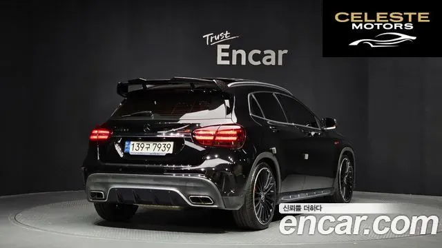 MERCEDES AMG GLA-Classe X156 GLA45 AMG 4MATIC 2019 — photo 2 sur 31