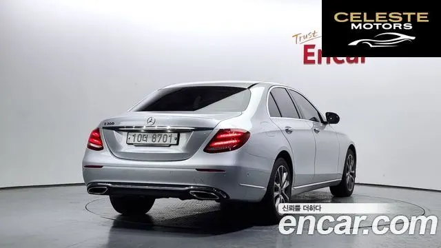 MERCEDES BENZ E-Classe W213 E300 Exclusive 2018 — photo 2 sur 20