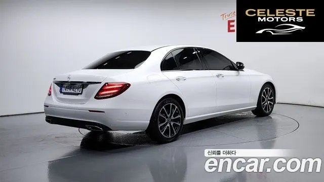 MERCEDES BENZ E-Classe W213 E250 Avantgarde 2020 — photo 2 sur 20