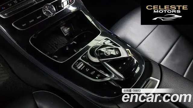 MERCEDES BENZ E-Classe W213 E300 Avantgarde 2019 — photo 9 sur 20