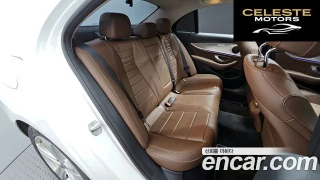 MERCEDES BENZ E-Classe W213 E200 Avantgarde 2018 — photo 12 sur 20