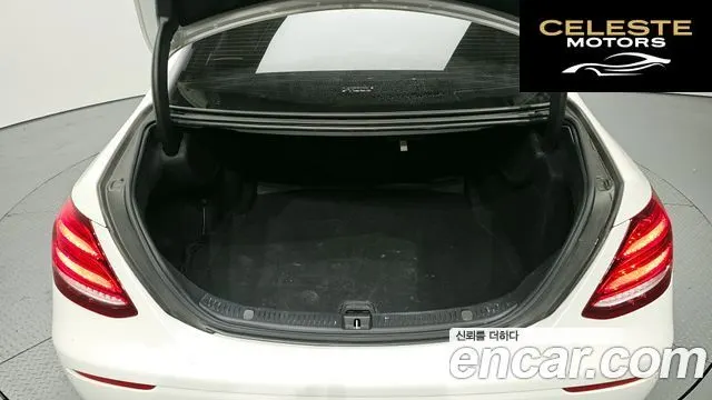 MERCEDES BENZ E-Classe W213 E200 Avantgarde 2018 — photo 20 sur 20