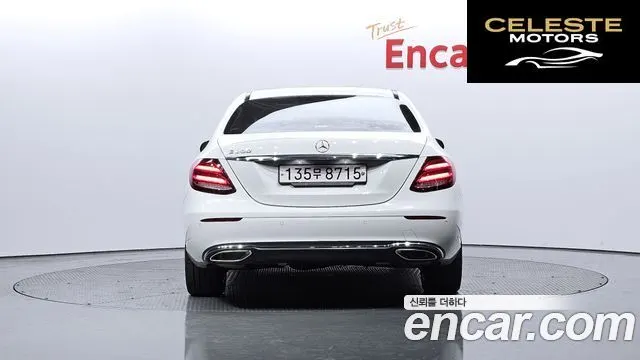 MERCEDES BENZ E-Classe W213 E200 Avantgarde 2018 — photo 4 sur 20