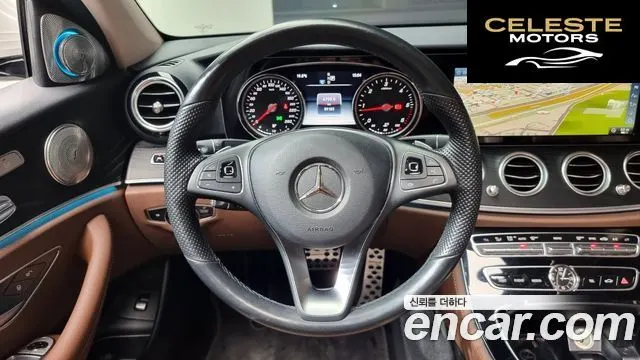 MERCEDES BENZ E-Classe W213 E220d 4MATIC Avantgarde 2018 — photo 13 sur 20