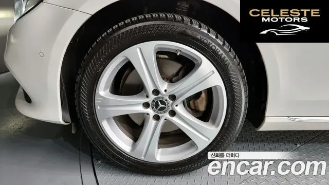 MERCEDES BENZ E-Classe W213 E220d 4MATIC Avantgarde 2018 — photo 5 sur 20