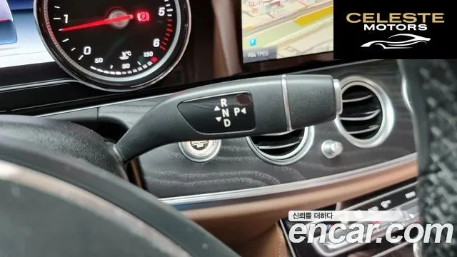 MERCEDES BENZ E-Classe W213 E220d 4MATIC Avantgarde 2018 — photo 9 sur 20
