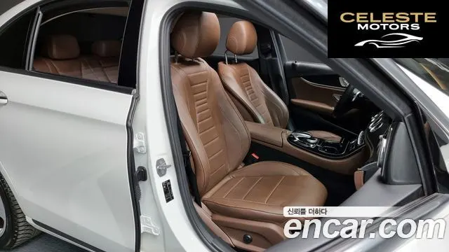 MERCEDES BENZ E-Classe W213 E220d 4MATIC Avantgarde 2018 — photo 12 sur 20