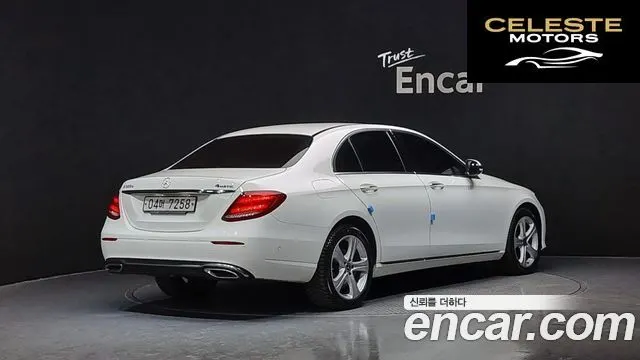 MERCEDES BENZ E-Classe W213 E220d 4MATIC Avantgarde 2018 — photo 2 sur 20