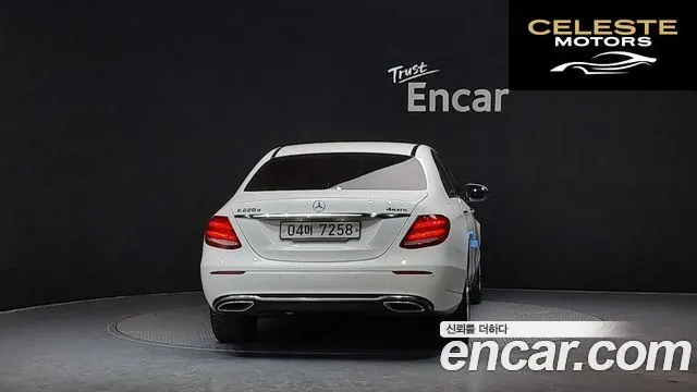 MERCEDES BENZ E-Classe W213 E220d 4MATIC Avantgarde 2018 — photo 4 sur 20