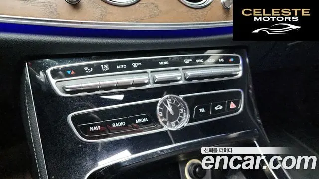 MERCEDES BENZ E-Classe W213 E300 4MATIC Exclusive 2018 — photo 16 sur 20
