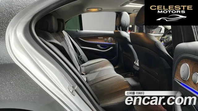 MERCEDES BENZ E-Classe W213 E300 4MATIC Exclusive 2018 — photo 12 sur 20