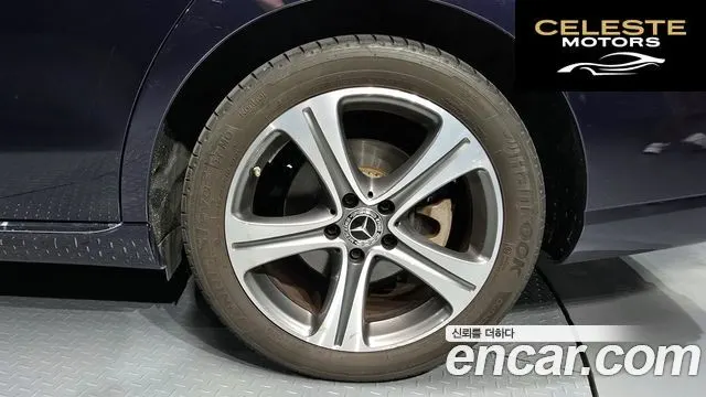 MERCEDES BENZ E-Classe W213 E300 Avantgarde 2019 — photo 5 sur 20