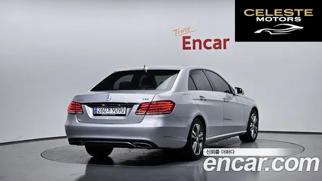 MERCEDES BENZ E-Classe W212 E220 CDI Avantgarde 2014 — photo 2 sur 20