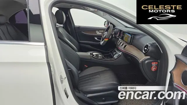 MERCEDES BENZ E-Classe W213 E220d Exclusive 2018 — photo 11 sur 26
